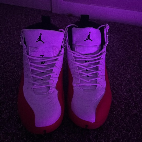 Air Jordan Retro Cherry 12 2023 - Picture 1 of 5